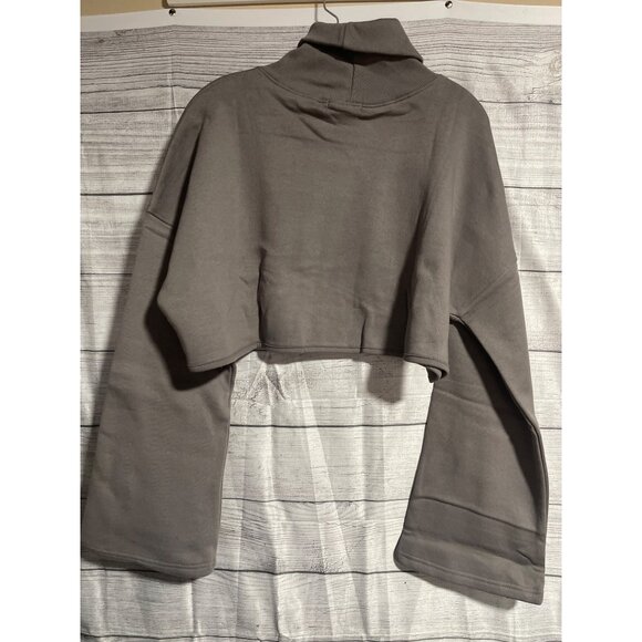 PrettyLittleThing High Neck Cropped Sweatshirt Womens Size 10 Gray Turtleneck - Picture 2 of 5